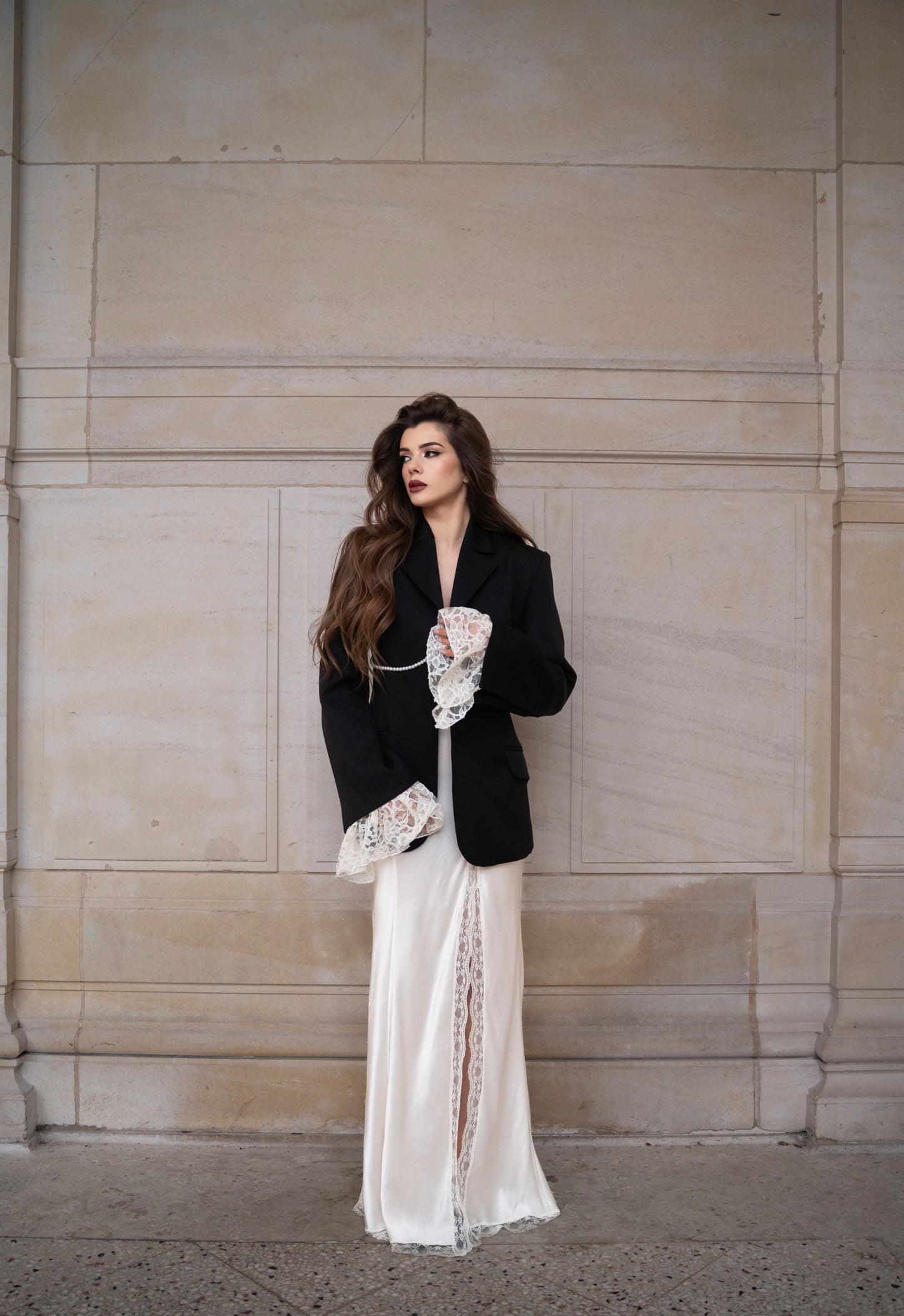 JACKET - DRAMA IN BLACK