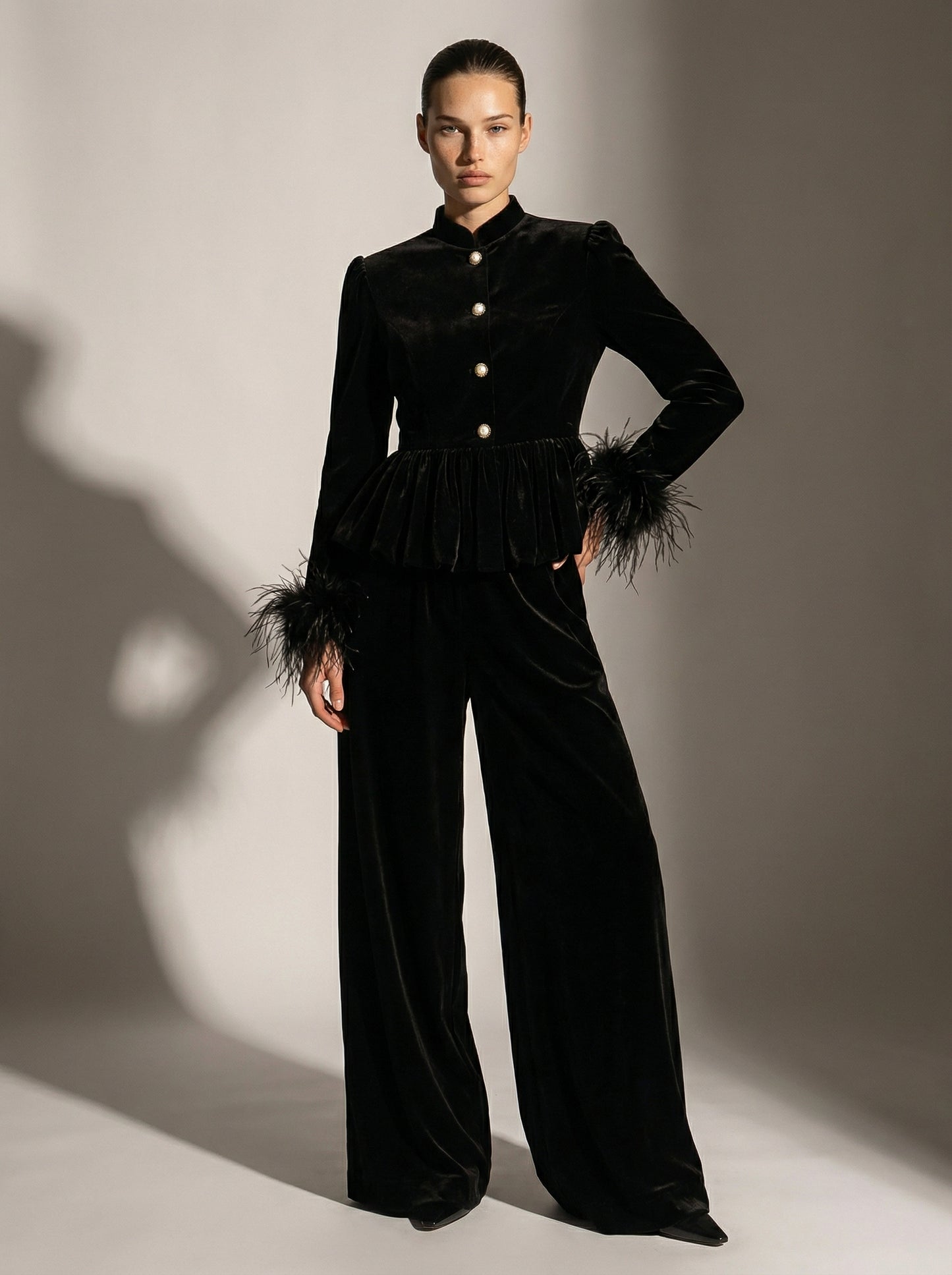 BLACK VELVET SUIT
- L’IMPÉRATRICE