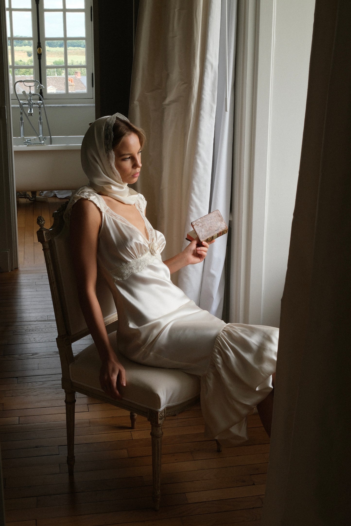 DRESS – DAPHNE IVORY