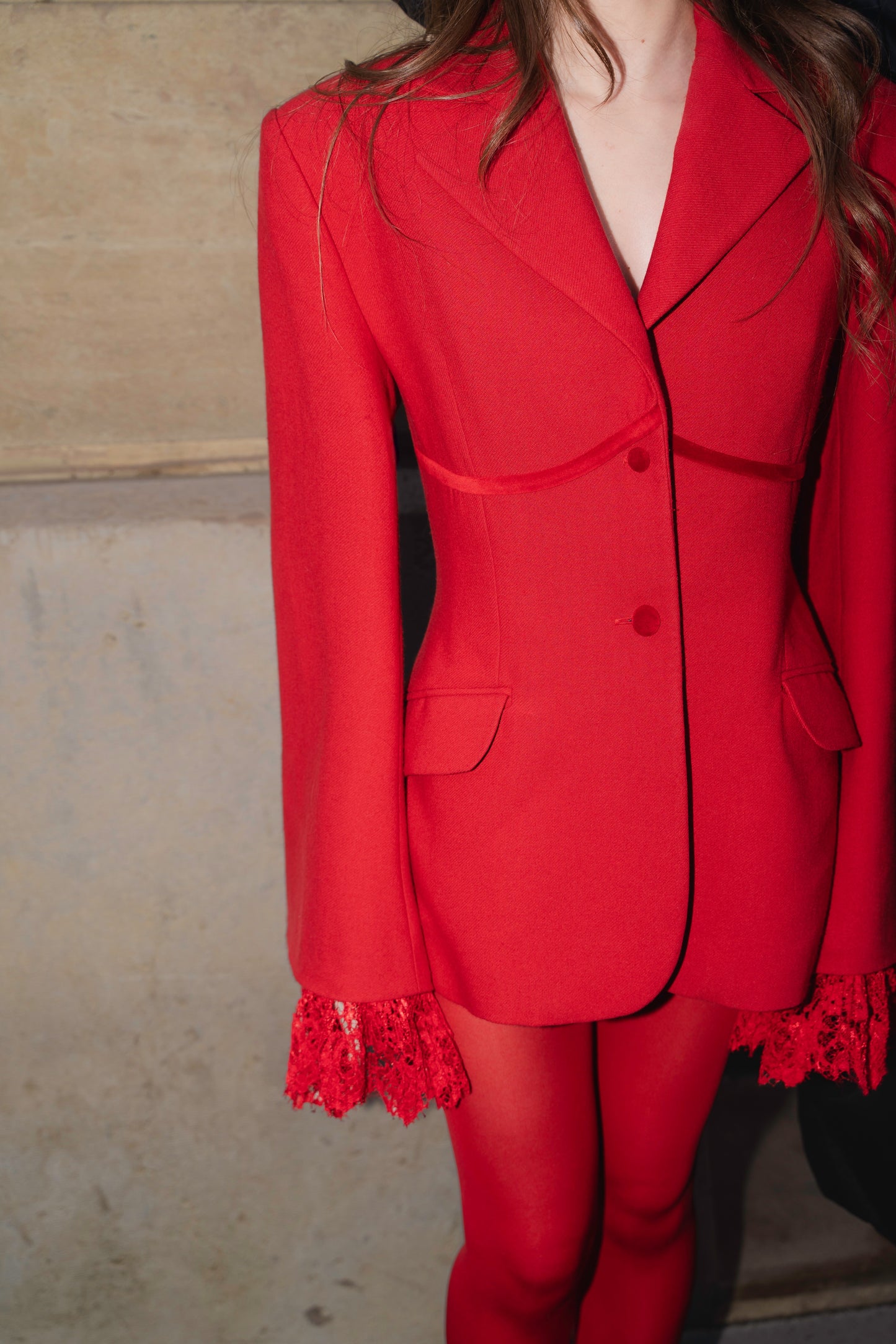 JACKET - DRAMA IN RED